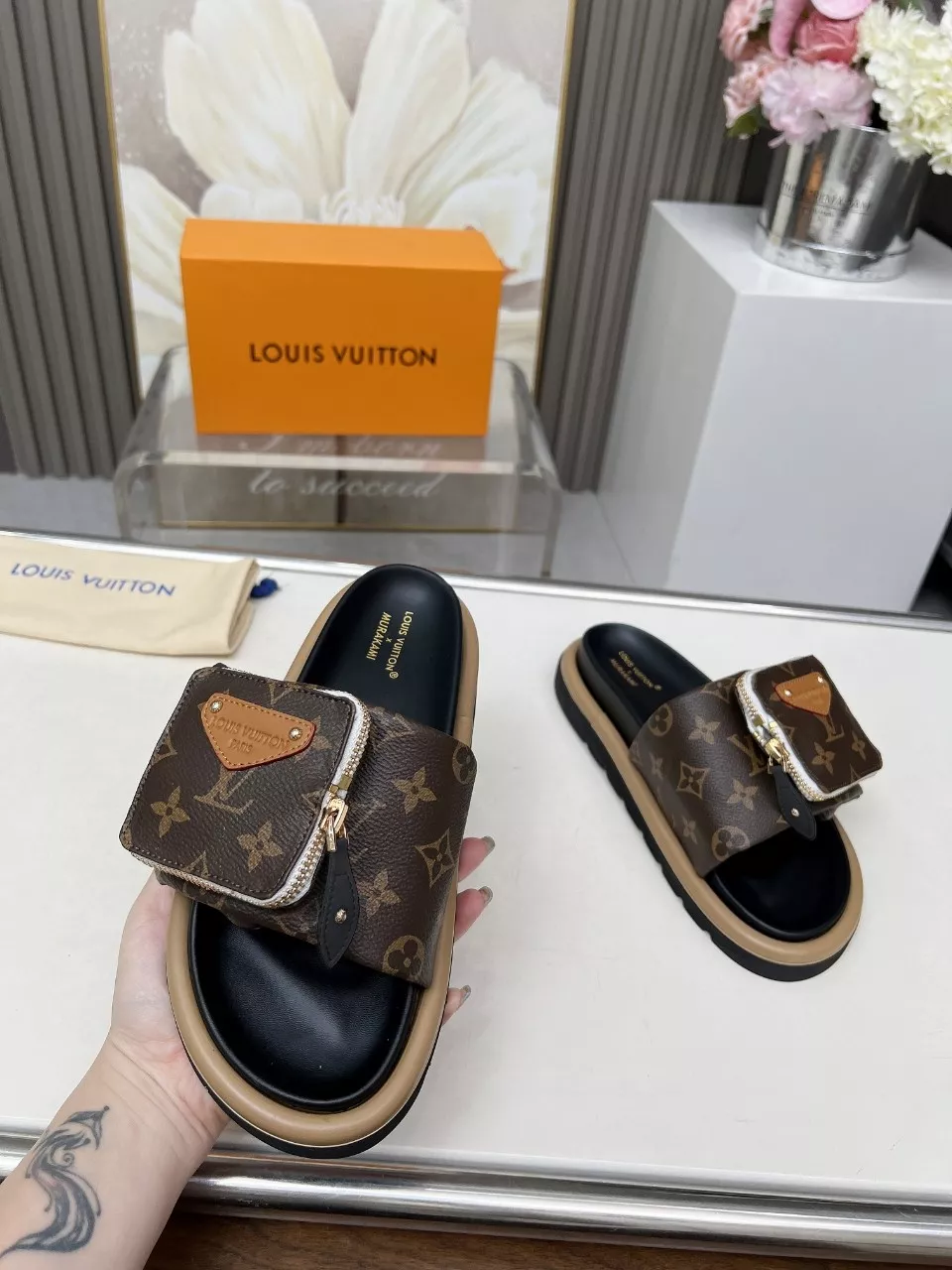 louis vuitton chaussons pour femme s_12ba47b3